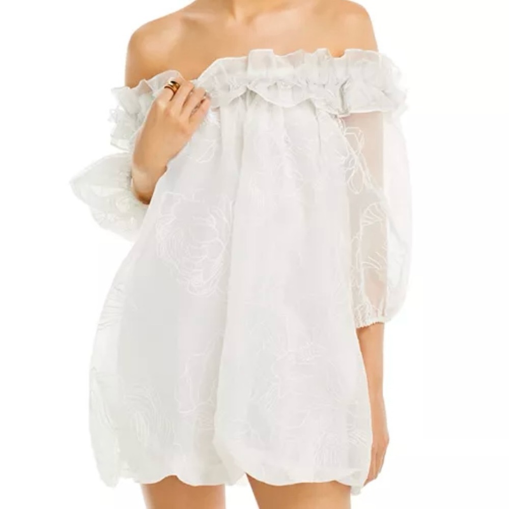 NWOT Cinq á Sept Women’s Nava Ivory Off The Shoulder Mini Dress. Size 2